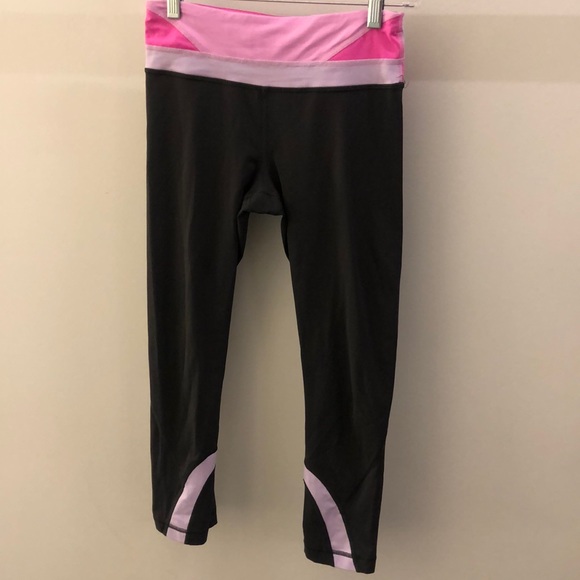 lululemon athletica Pants - Lululemon gray and pink crop legging, sz 4, 67848 lululemon athletica Pants - Lululemon gray and pink crop legging, sz 4, 67848